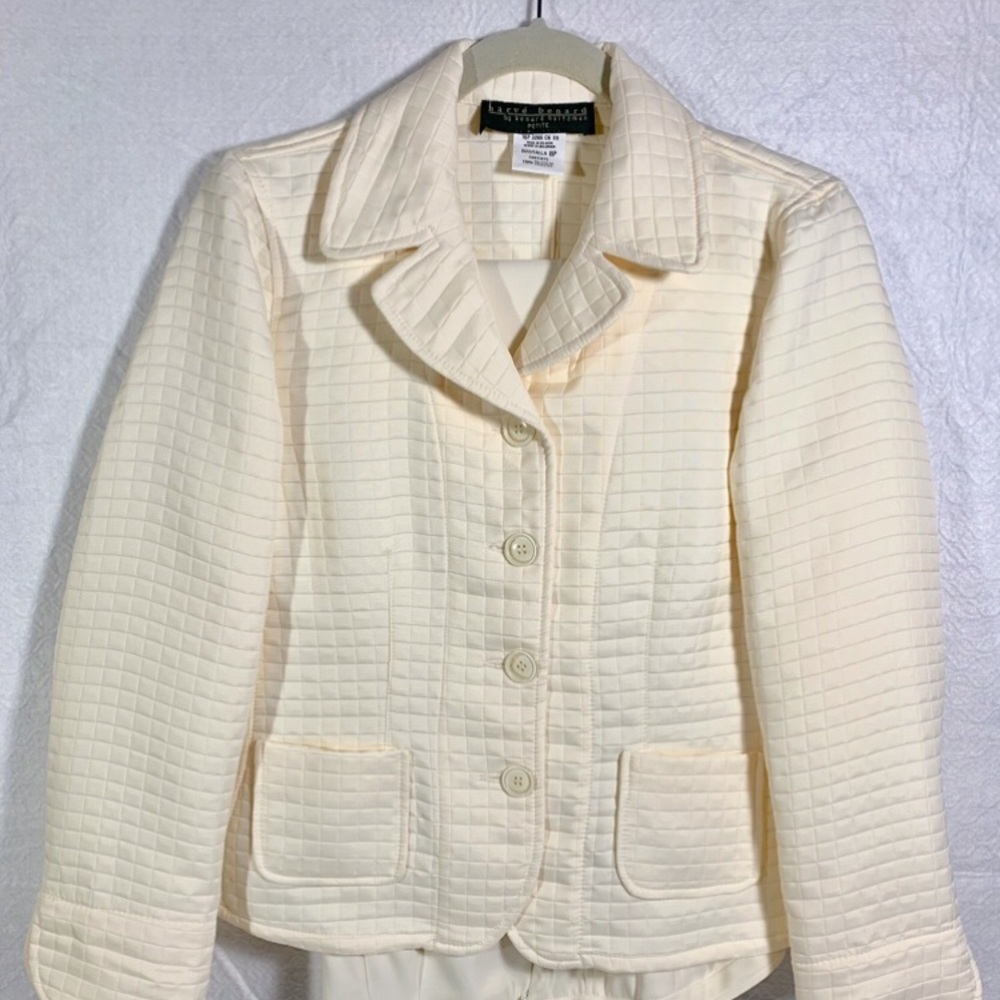 Harve Bernard, Tufted, Cream, Suit. Like New